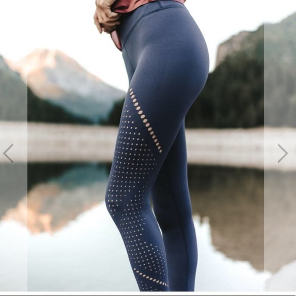 SENITA - ALPINE LASER CUT LEGGINGS - LIGHT NAVY